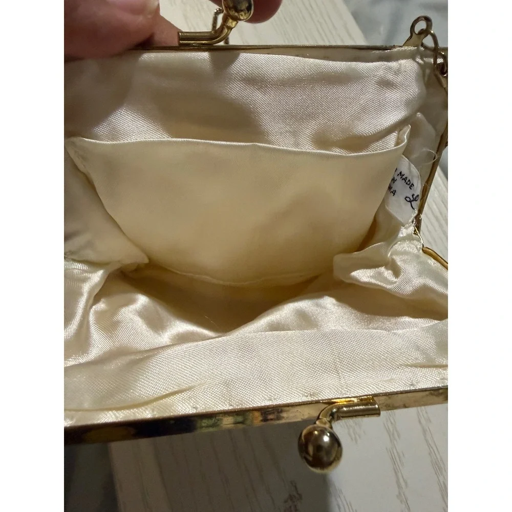 La Regale Ltd Vintage White Beaded Evening Bag Gold Chain Kiss Lock Clutch
